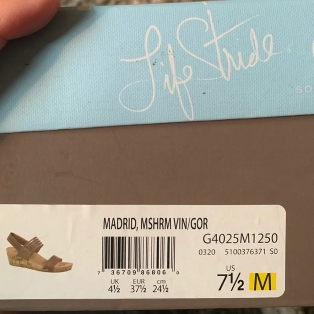 NWB Life Stride Wedge Sandals 7 1/2 M